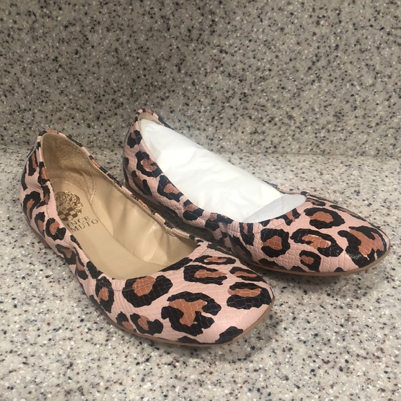 Vince Camuto Shoes - 🆕 Vince Camuto Leather Ballet Flats- Snake Leopard
